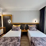 Costa Bitezhan فندق