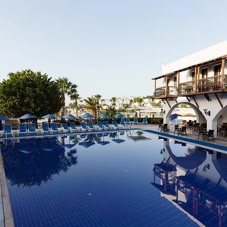 Costa Bitezhan מלון