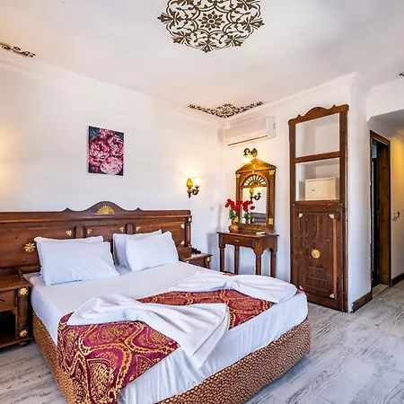 Costa Bitezhan -