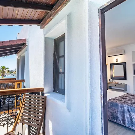 Costa Bitezhan Hotel 4*