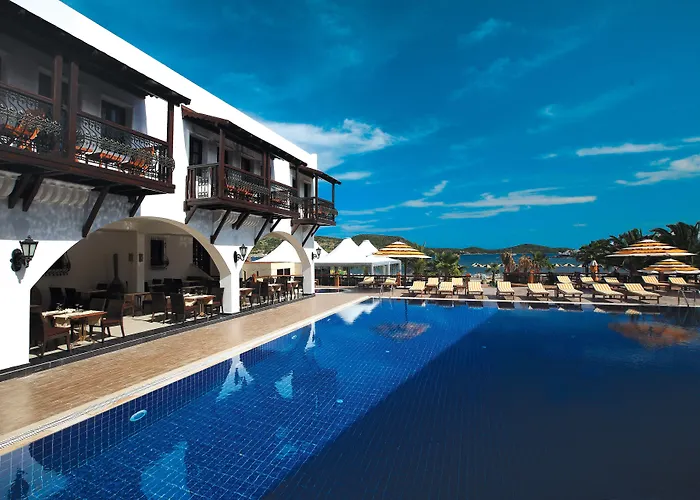 Hotel Costa Bitezhan 4*