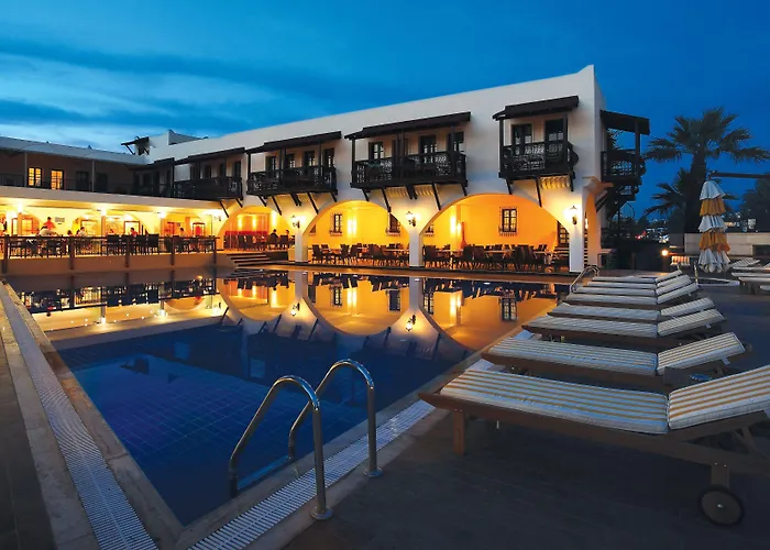 Hotel Costa Bitezhan 4*