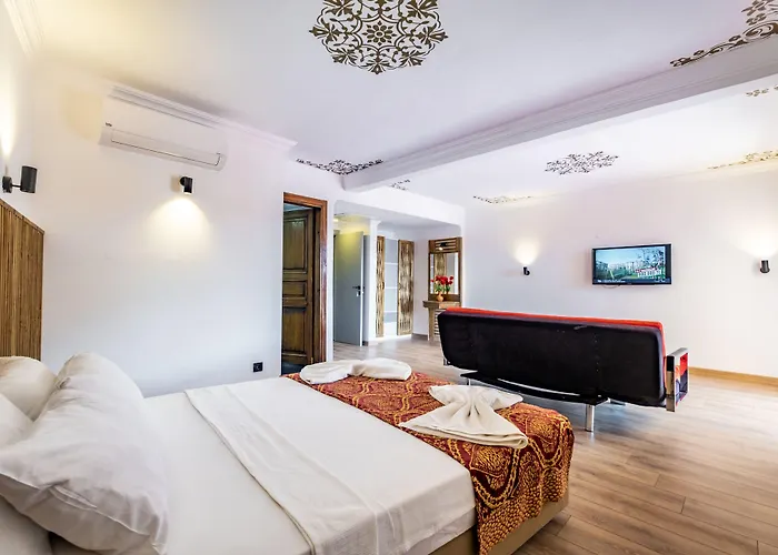 Otel Costa Bitezhan 4*