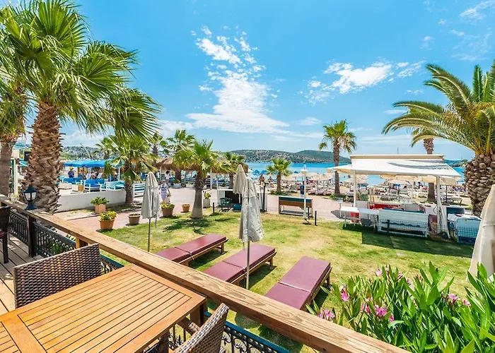 Costa Bitezhan 4* بيتيس