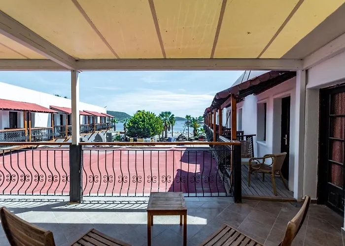 Costa Bitezhan 4* بيتيس