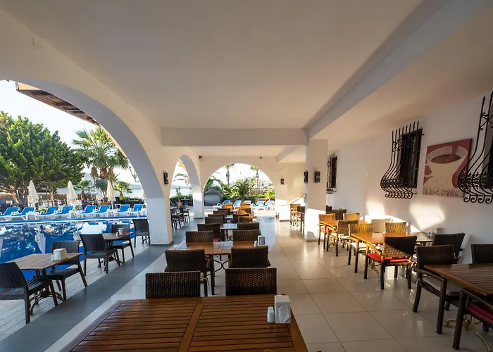 Costa Bitezhan 4* بيتيس